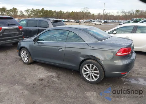 2012 Volkswagen Eos Komfort z USA, uszkodzony, nr VIN WVWBW7AH6CV011824